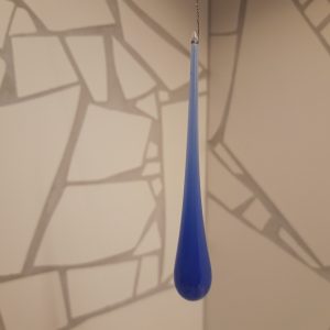 Glasdroppe, blå ca 13cm lång