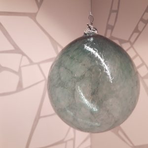 Glaskula, blågrön ca 7cm i diameter