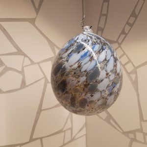 Glaskula, gråblåvit ca 11cm i diameter