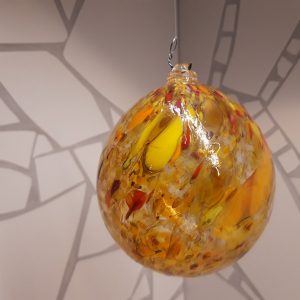 Glaskula, orange, fläckig ca 7cm i diameter