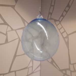 Glaskula, ljusblå ca 7cm i diameter