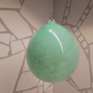 Glaskula, mintgrön ca 11cm i diameter